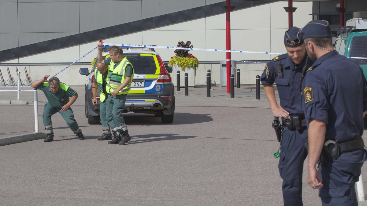 Polis och räddningstjänst på plats i Västerås. 